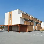 2 Bedroom Stunning In * Nin