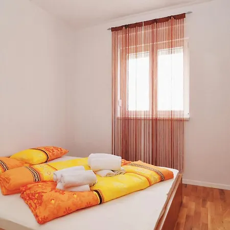 Апартаменты 2 Bedroom Stunning In Нин