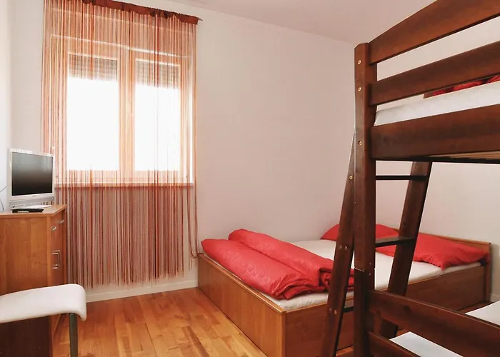 2 Bedroom Stunning In Нин