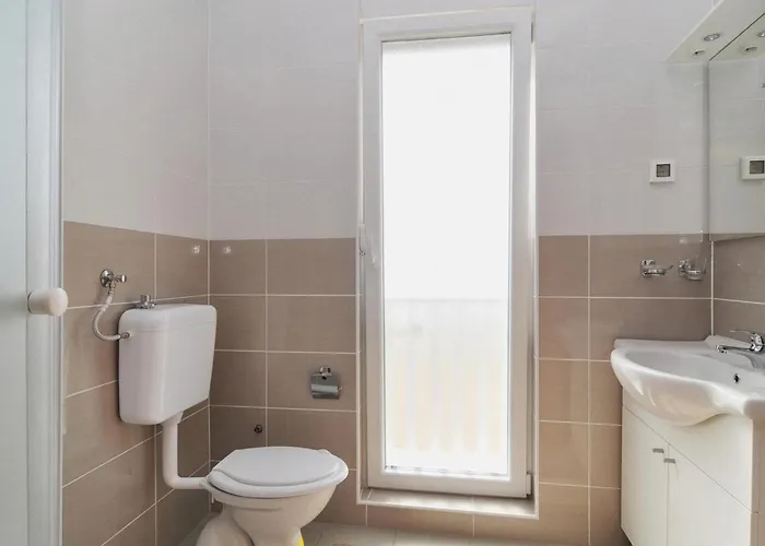 2 Bedroom Stunning In * Nin